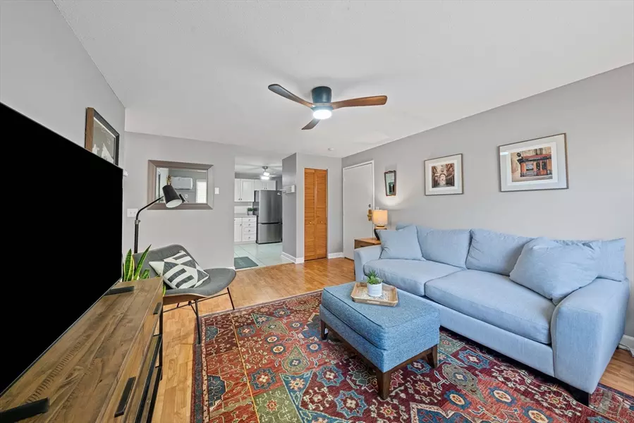 45 Macy St #301C, Amesbury, MA 01913