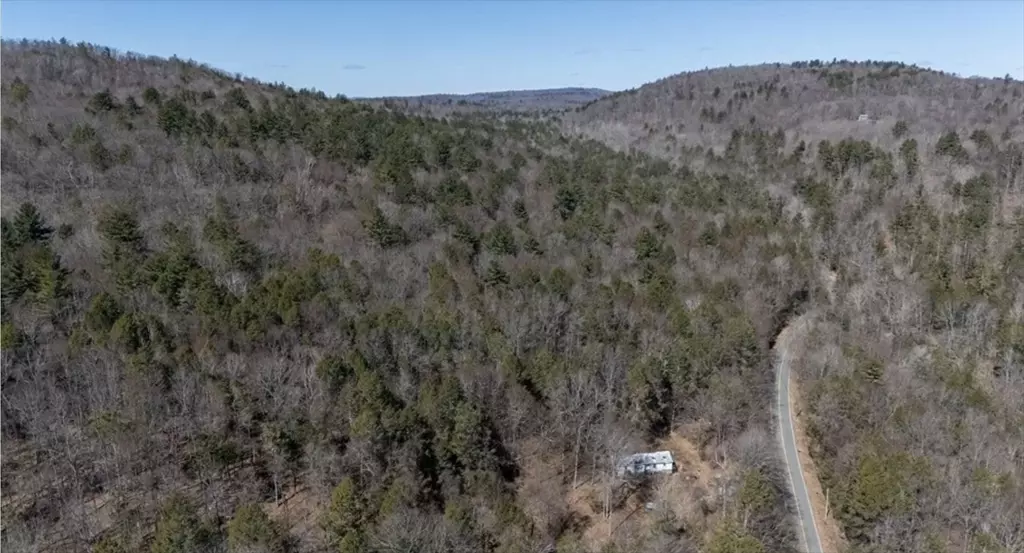 Huntington, MA 01050,46 Bromley Rd