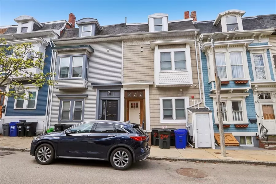 271 W 5th St, Boston, MA 02127
