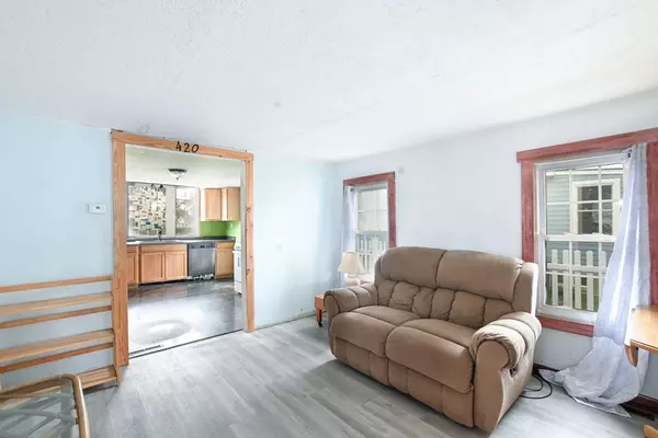 Wareham, MA 02571,8 Weston Ave