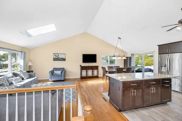 Tewksbury, MA 01876,43 Palm Dr