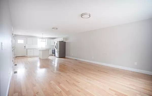 Holyoke, MA 01040,2 Vernon St #3