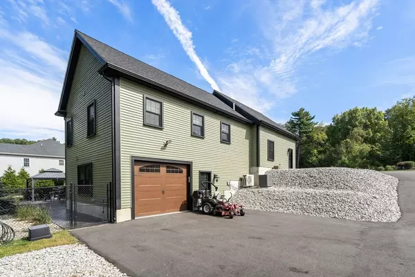 Bellingham, MA 02019,2 Duhamel Way