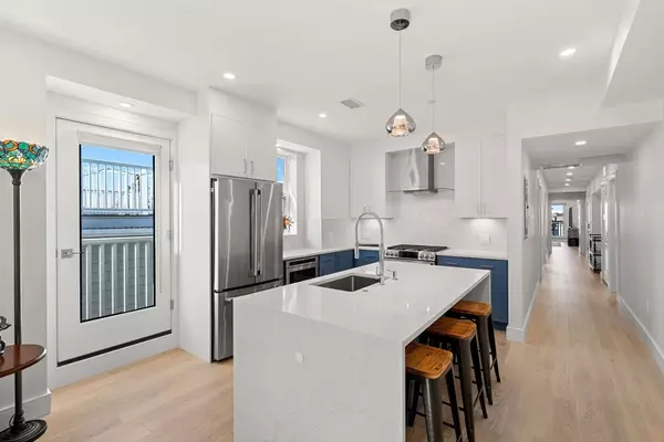 Boston, MA 02128,106 Webster #PH1