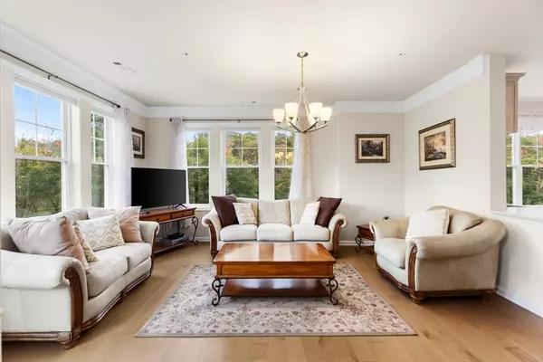 Walpole, MA 02081,2213 Pennington Dr #2213