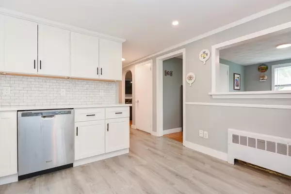 Ashland, MA 01721,8 Roberts Rd