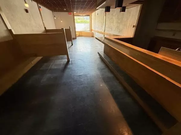 Newton, MA 02465,1385 Washington St