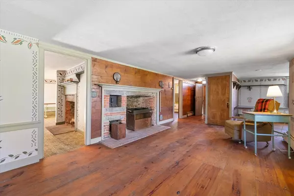 Charlton, MA 01507,5 Carpenter Hill Rd