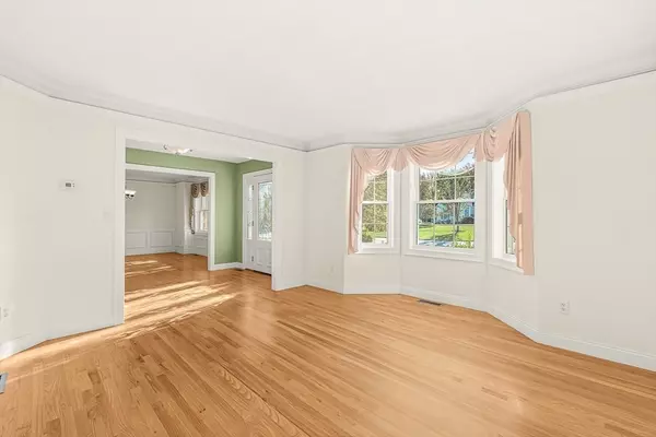 Dracut, MA 01826,109 Meadow Creek Dr