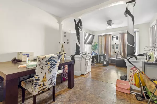 Providence, RI 02908,23 Richter St