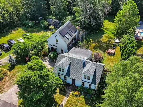 418 E Washington St, Hanson, MA 02341
