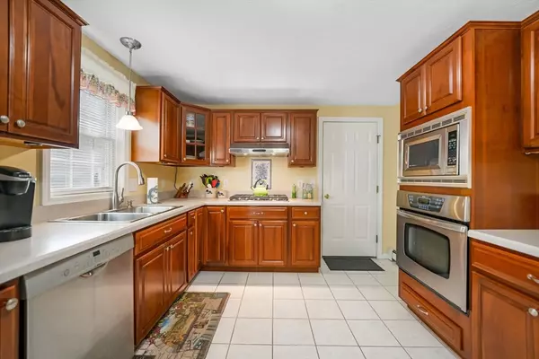 Wareham, MA 02571,8 Bachant Way