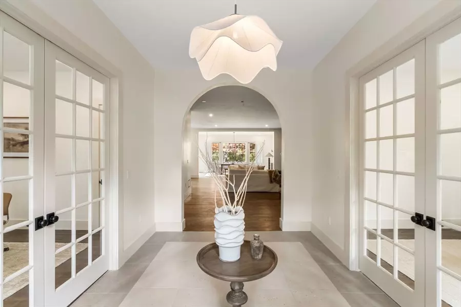 31 Porter Rd, Andover, MA 01810