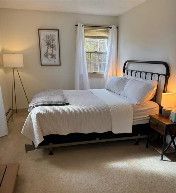 Pittsfield, MA 01201,304 Dalton Division Rd