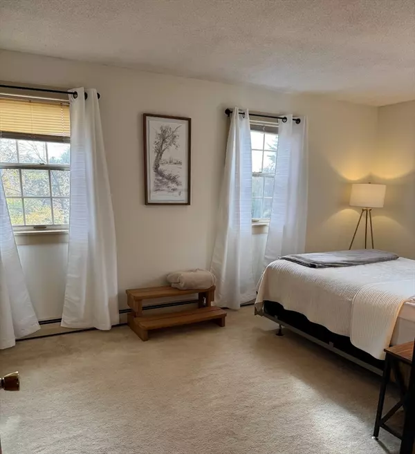 Pittsfield, MA 01201,304 Dalton Division Rd