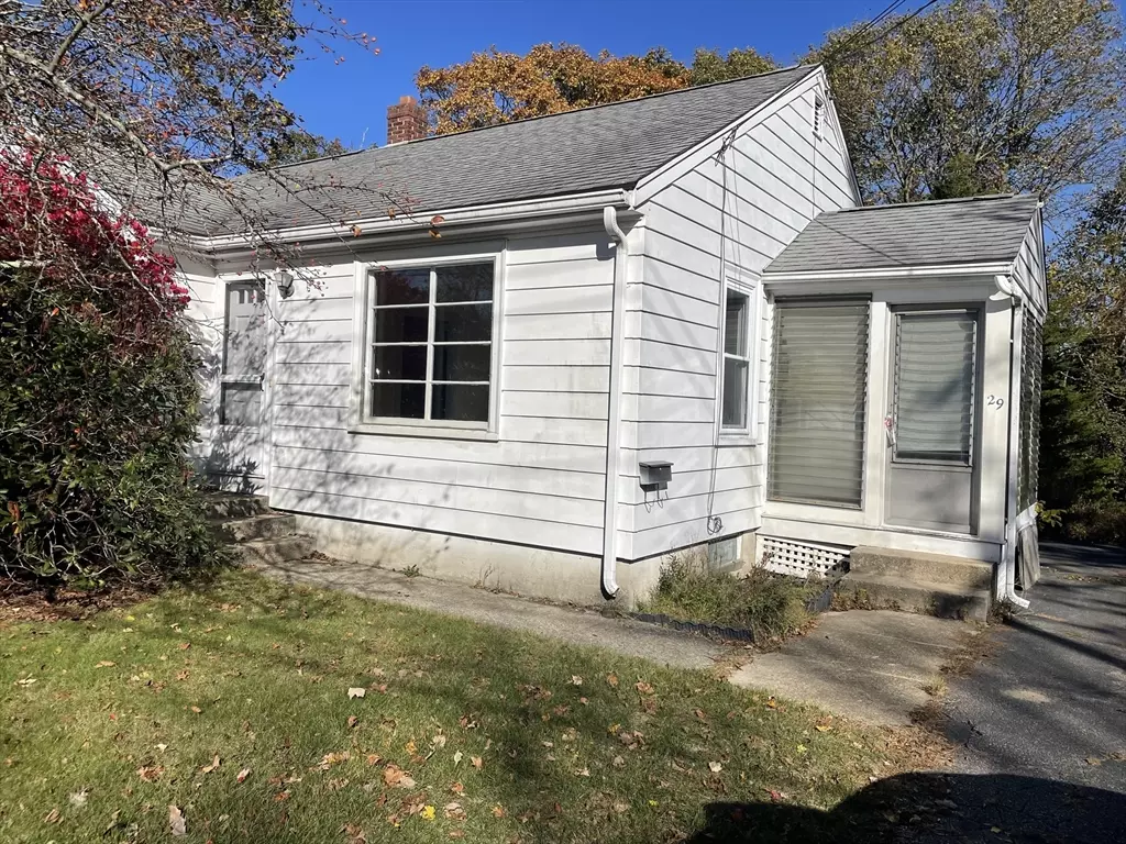 North Attleboro, MA 02760,27 Taylor St