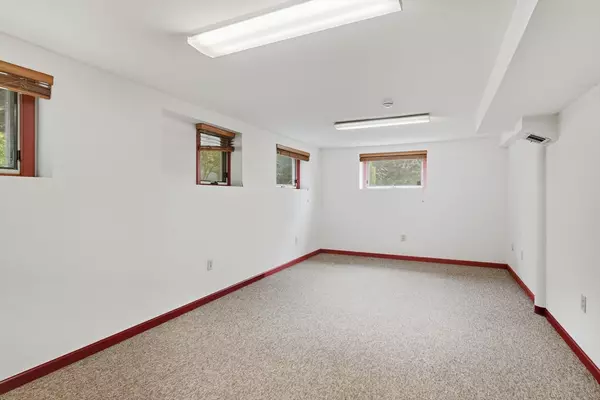 Hatfield, MA 01038,131 Main St #106-107