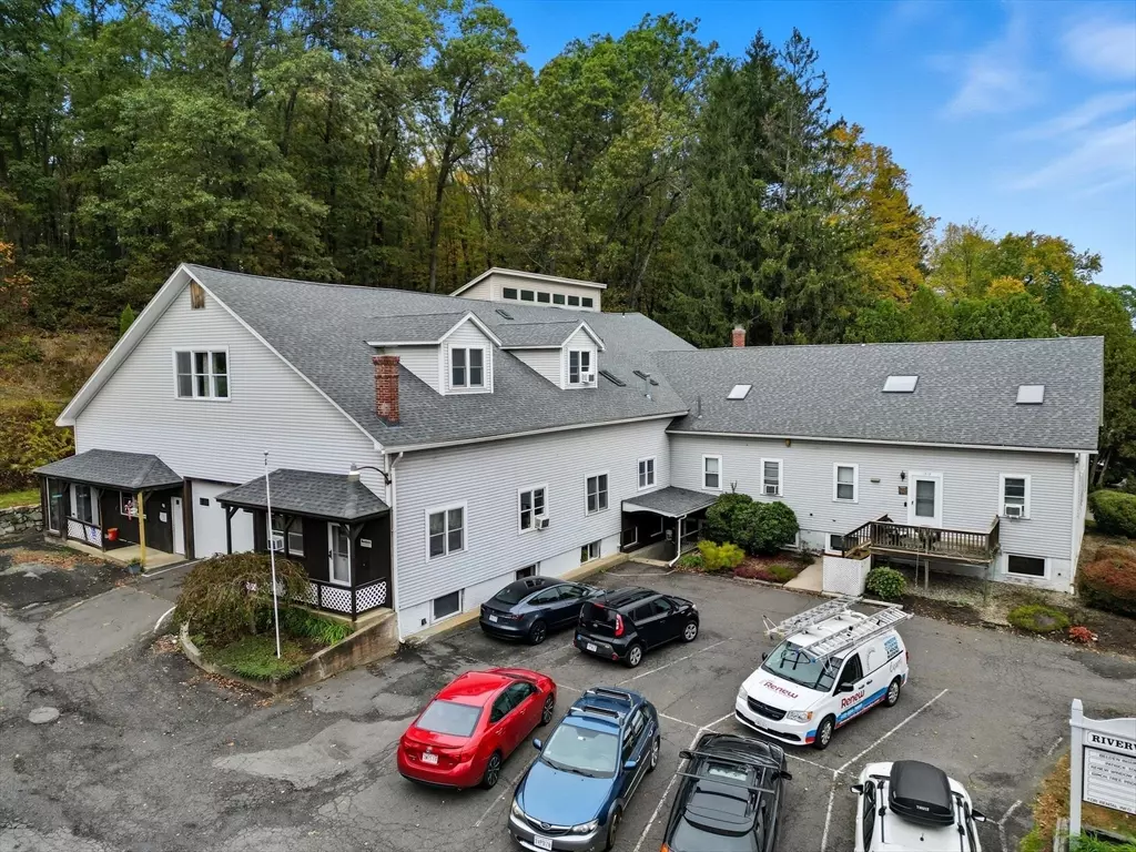 Hatfield, MA 01038,131 Main St #104