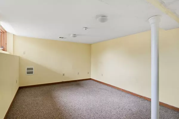 Hatfield, MA 01038,131 Main St #102
