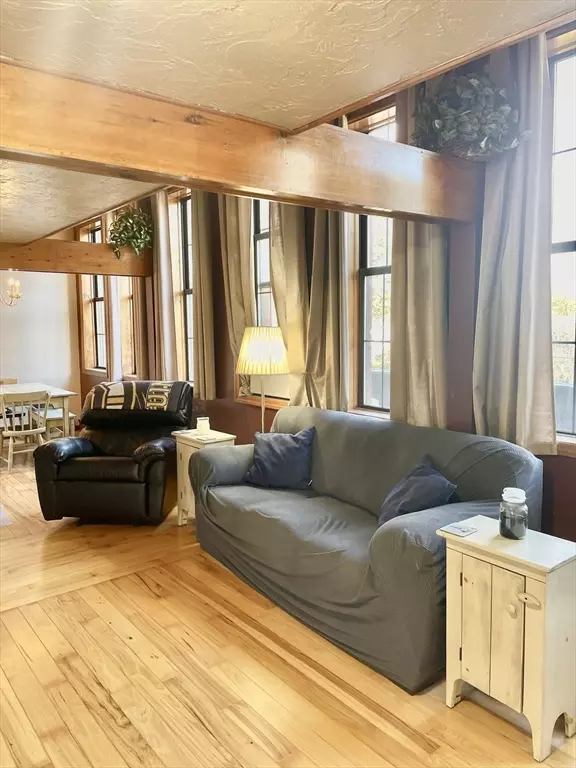 Leicester, MA 01542,1098 Stafford Street #9