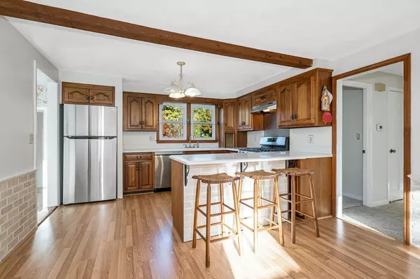 Townsend, MA 01469,18 Beech St