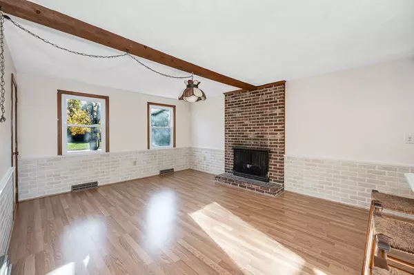 Townsend, MA 01469,18 Beech St