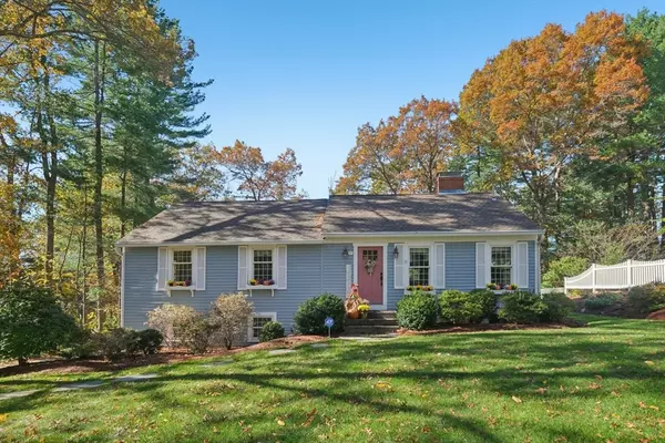 39 Woodbury Rd, Southborough, MA 01772