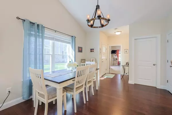 Uxbridge, MA 01569,113 Rogerson Xing #113