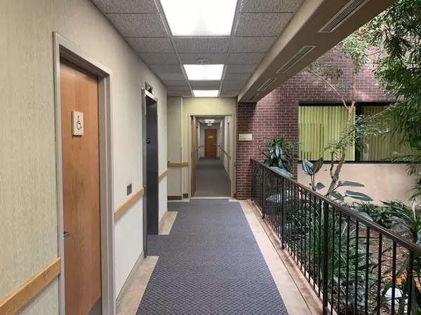 Canton, MA 02021,1017 Turnpike St #26A