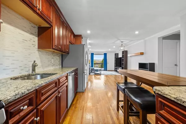 Norwood, MA 02062,301 Neponset St #17