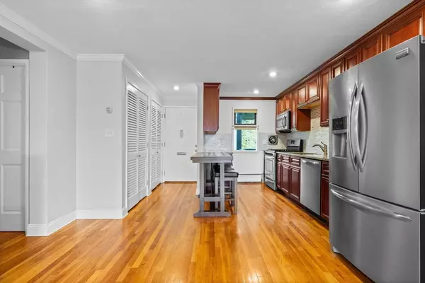 Norwood, MA 02062,301 Neponset St #17