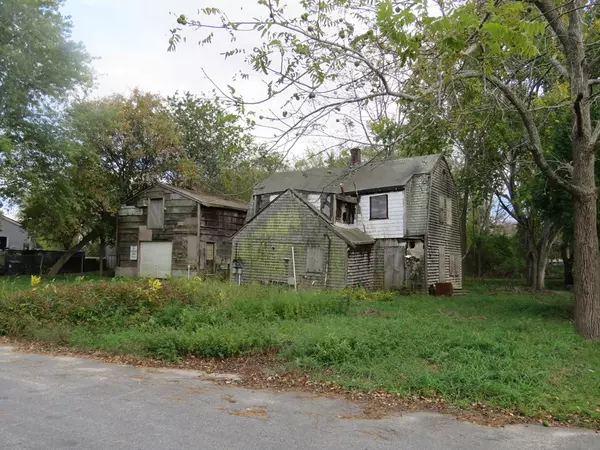 Acushnet, MA 02743,44 Bernard St