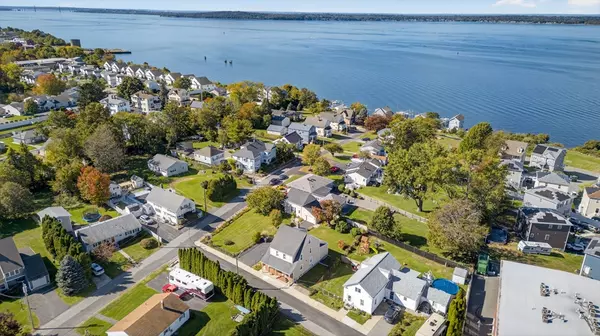 25 Winward St, Fall River, MA 02724