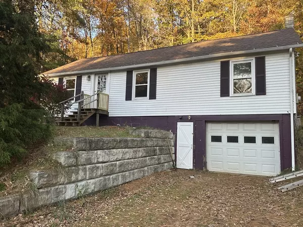 North Brookfield, MA 01535,28 E Brookfield Rd