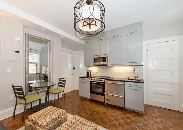 Boston, MA 02108,21 Beacon #6K