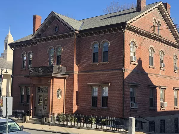 Dedham, MA 02026,4 Pearl St #8