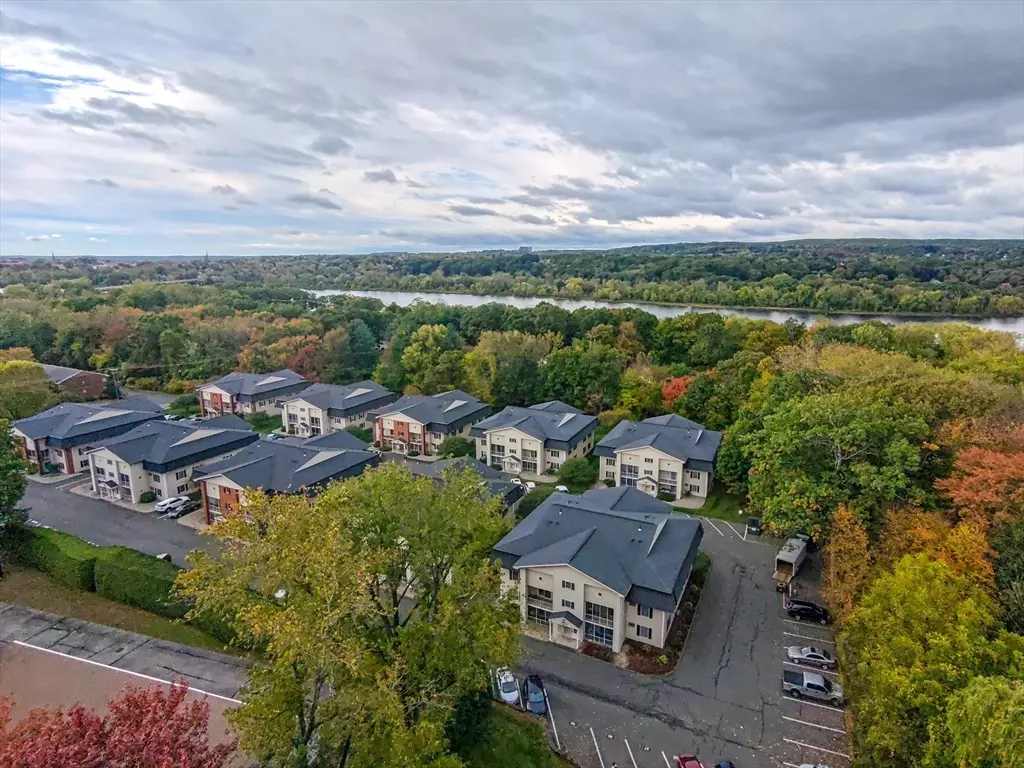 South Hadley, MA 01075,41 W Summit St #38