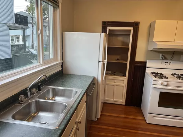 Medford, MA 02155,24-26 Marshall Street #26