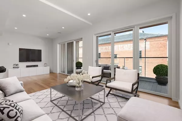 Boston, MA 02127,537 E 2nd St #101