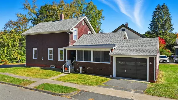 15 Crescent St, Montague, MA 01349