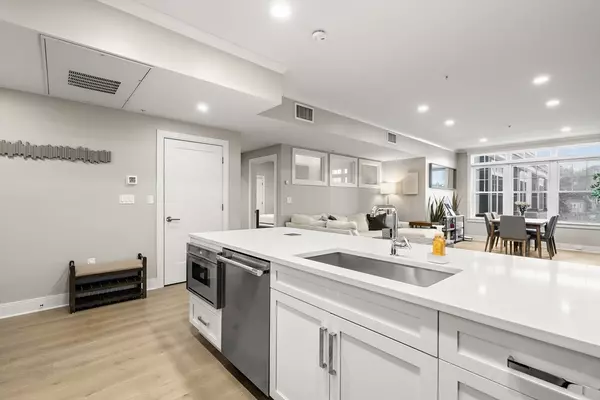 Somerville, MA 02144,353 Summer #310