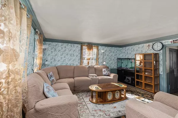 Reading, MA 01867,52 Salem