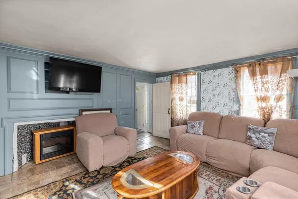 Reading, MA 01867,52 Salem