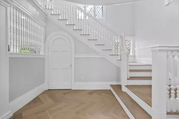 Brookline, MA 02467,476 Heath St