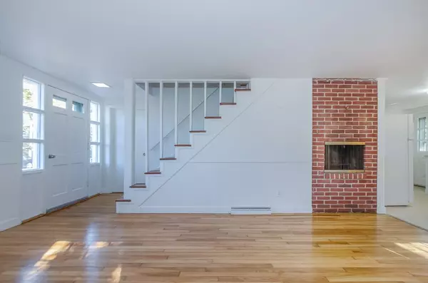 Mattapoisett, MA 02739,11 Captains Ln