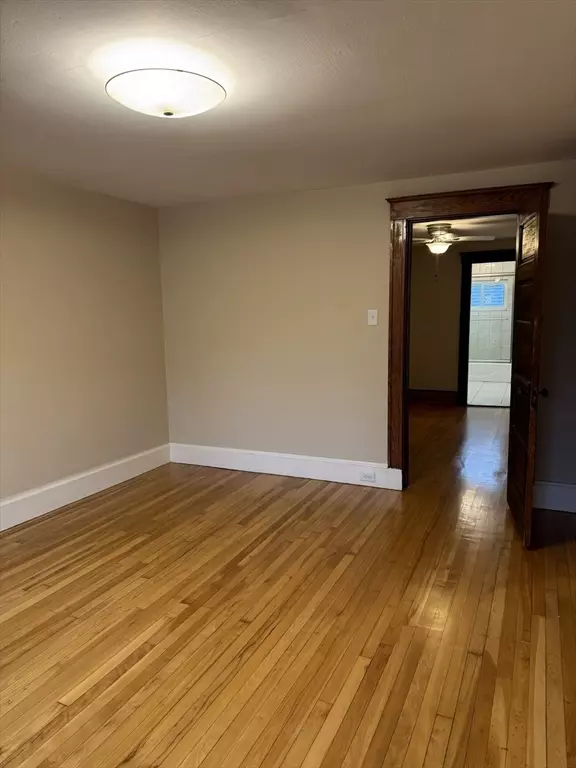 Belmont, MA 02478,104-106 Sycamore St #3
