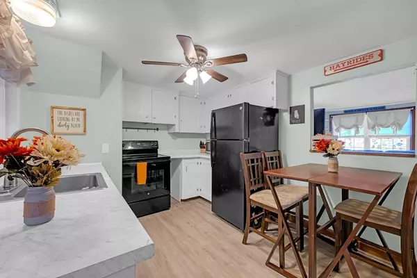 Sturbridge, MA 01566,200 Main St