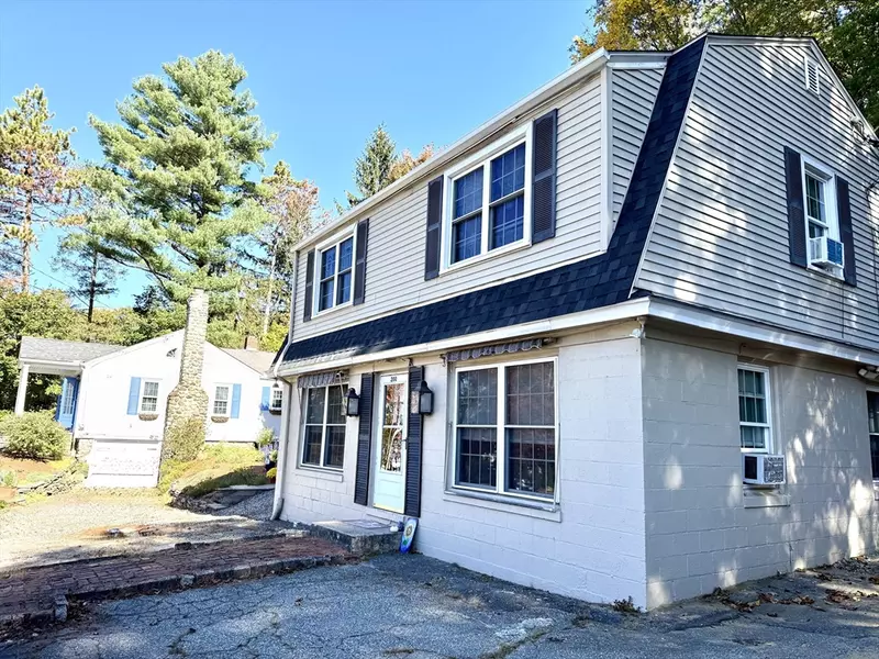 200 Main St, Sturbridge, MA 01566