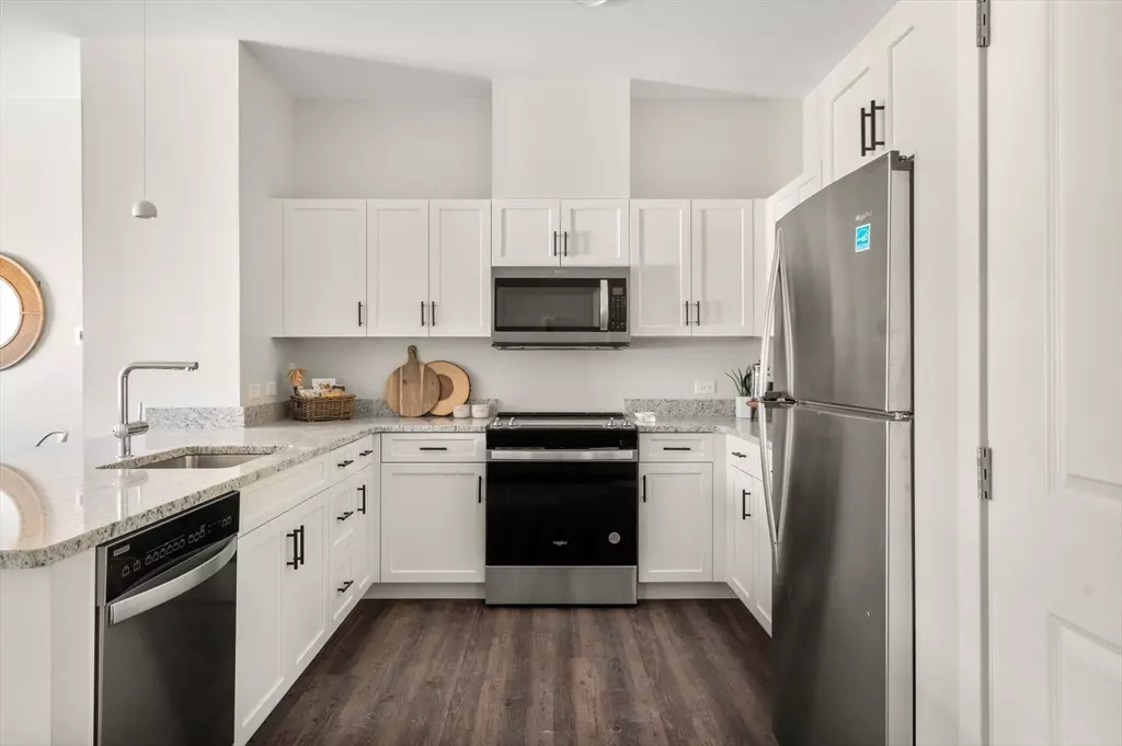 Foxboro, MA 02035,29 Wall Street #204