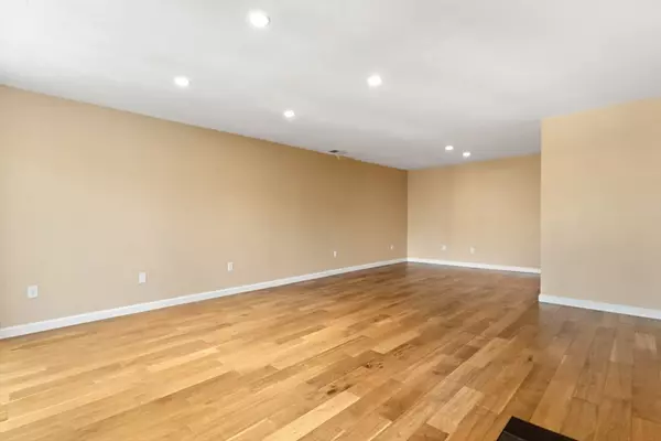 Cambridge, MA 02138,1600 Massachusetts Ave #406